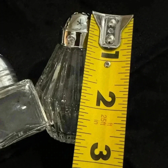 Vintage Glass Salt & Pepper Shaker Set - Picture 7 of 8